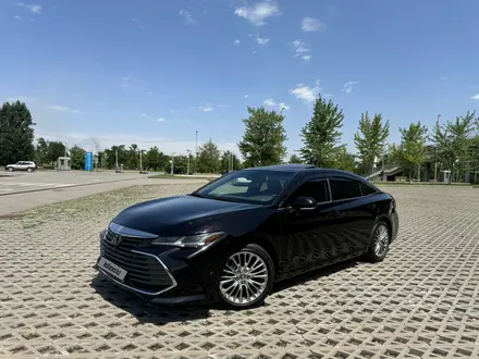 Toyota Avalon 2020 года за 17 800 000 тг. в Алматы – фото 25