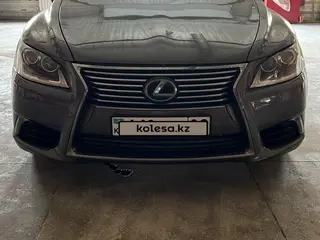 Lexus LS 460