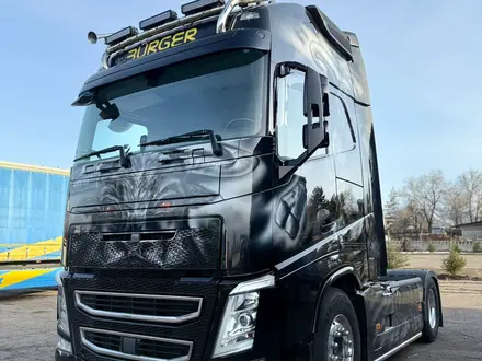 Volvo  FH 2018 года за 43 900 000 тг. в Алматы