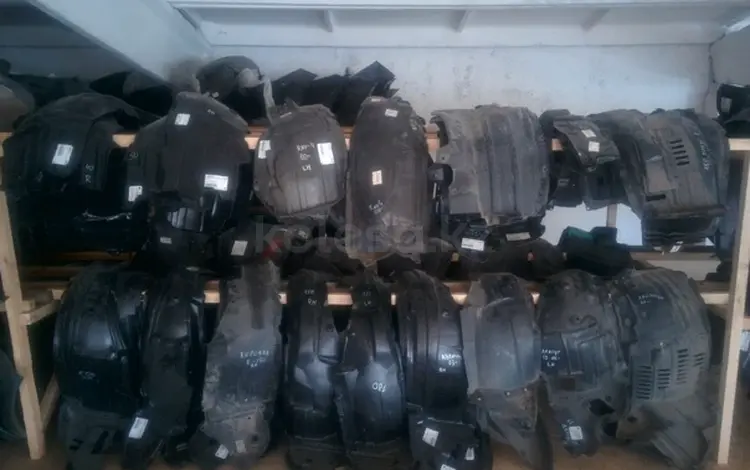 Подкрылок MERCEDES W210 за 5 000 тг. в Алматы