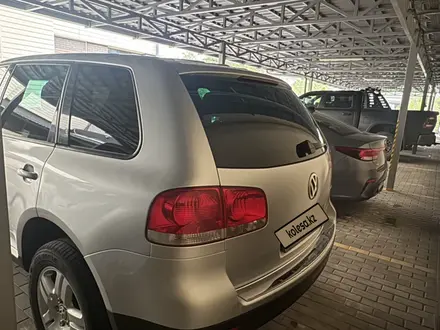 Volkswagen Touareg 2003 года за 5 500 000 тг. в Алматы – фото 9