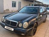 Mercedes-Benz E 320 1997 года за 2 000 000 тг. в Жанаозен – фото 2