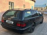 Mercedes-Benz E 320 1997 года за 2 000 000 тг. в Жанаозен – фото 4