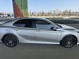 Toyota Camry 2020 годаүшін13 200 000 тг. в Семей – фото 3