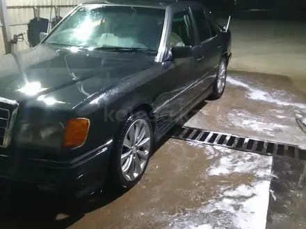 Mercedes-Benz E 230 1991 года за 1 300 000 тг. в Тараз – фото 4