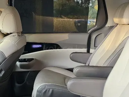 Kia Carnival 2022 года за 22 300 000 тг. в Алматы – фото 17