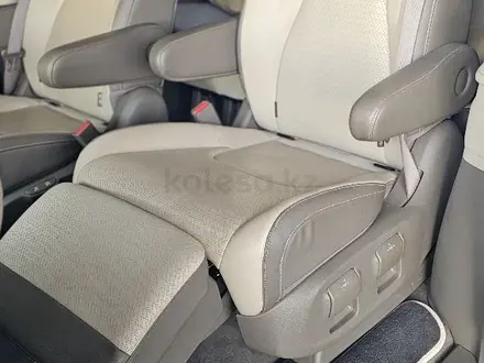 Kia Carnival 2022 года за 22 300 000 тг. в Алматы – фото 18