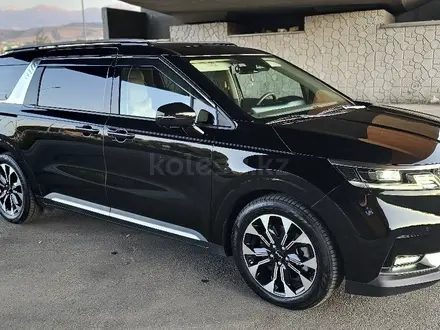 Kia Carnival 2022 года за 22 300 000 тг. в Алматы