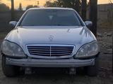 Mercedes-Benz S 320 2000 года за 2 000 000 тг. в Караганда – фото 5