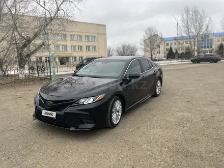 Toyota Camry 2018 года за 7 000 000 тг. в Уральск