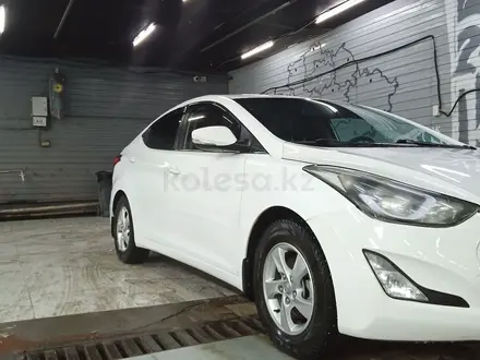 Hyundai Elantra 2015 года за 6 500 000 тг. в Астана – фото 2