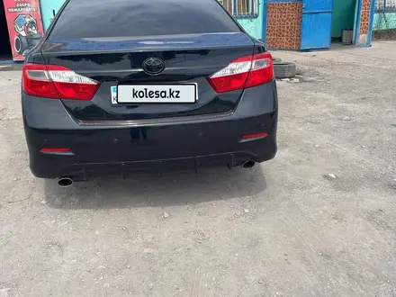 Toyota Camry 2014 года за 7 500 000 тг. в Астана – фото 2