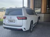 Toyota Land Cruiser 2023 года за 60 000 000 тг. в Алматы – фото 2