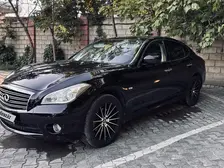 Infiniti m37, 2011