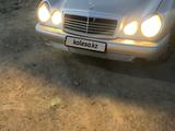 Mercedes-Benz E 230 1995 года за 2 000 000 тг. в Жезказган – фото 2