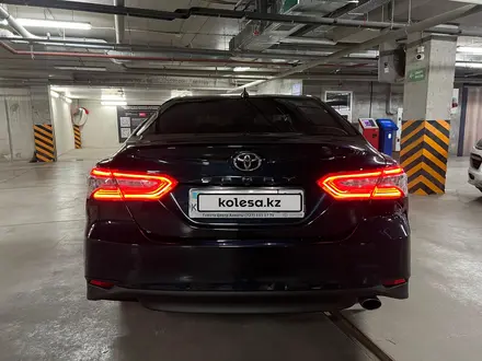 Toyota Camry 2019 года за 13 300 000 тг. в Астана – фото 4