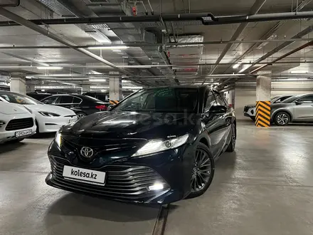 Toyota Camry 2019 года за 13 300 000 тг. в Астана