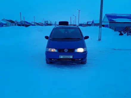 Volkswagen Sharan 1995 года за 2 150 000 тг. в Петропавловск – фото 2