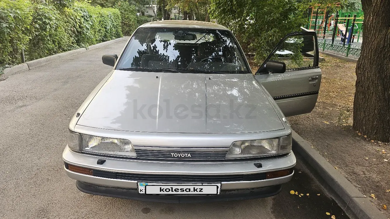 Toyota Camry, 1989