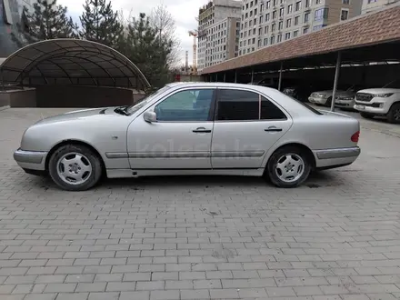Mercedes-Benz E 230 1996 года за 3 500 000 тг. в Алматы – фото 2