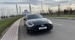 Hyundai Sonata 2022 года за 13 000 000 тг. в Астана – фото 2