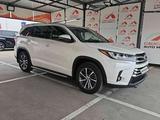 Toyota Highlander 2017 года за 9 800 000 тг. в Алматы – фото 3