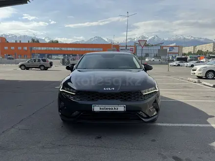 Kia K5 2022 года за 10 600 000 тг. в Алматы