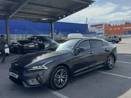 Kia K5 2022 года за 10 600 000 тг. в Алматы – фото 2