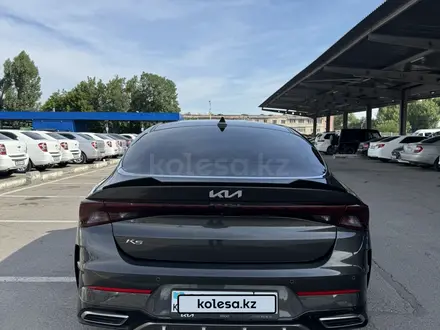 Kia K5 2022 года за 10 600 000 тг. в Алматы – фото 5