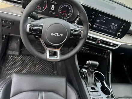 Kia K5 2022 года за 10 600 000 тг. в Алматы – фото 10
