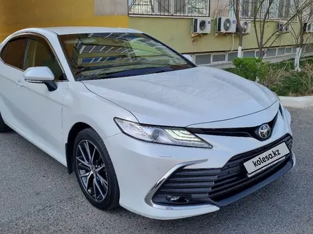 Toyota Camry 2021 года за 17 800 000 тг. в Актау – фото 6