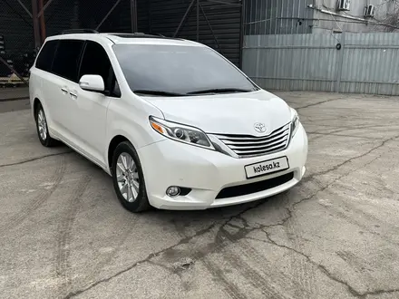 Toyota Sienna 2015 года за 17 200 000 тг. в Алматы