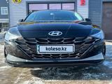 Hyundai Elantra 2021 года за 10 200 000 тг. в Уральск – фото 2