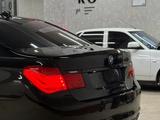 BMW 750 2009 года за 7 500 000 тг. в Шымкент – фото 2