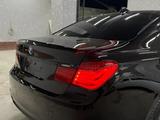 BMW 750 2009 года за 7 500 000 тг. в Шымкент – фото 3
