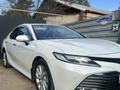 Toyota Camry 2020 года за 13 600 000 тг. в Затобольск – фото 2