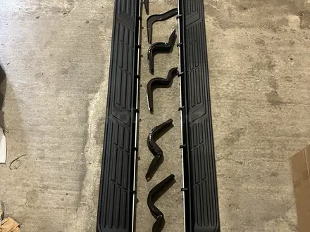 Подножки пороги Toyota Hilux за 65 000 тг. в Шымкент