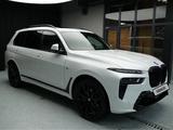 BMW X7 2025 года за 77 000 000 тг. в Астана