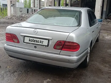 Mercedes-Benz E 280 1998 годаүшін3 800 000 тг. в Астана – фото 4