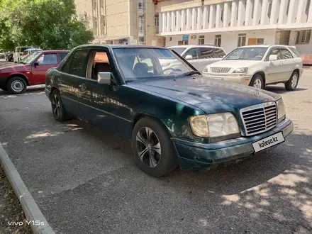 Mercedes-Benz E 200 1994 года за 1 350 000 тг. в Тараз