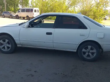 Toyota Camry 2001 года за 2 750 000 тг. в Астана – фото 3