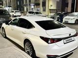 Lexus ES 300h 2019 годаfor19 000 000 тг. в Алматы – фото 4
