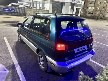 Mitsubishi Space Runner 1997 года за 1 850 000 тг. в Усть-Каменогорск – фото 6