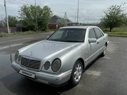 Mercedes-Benz E 280 1998 года за 2 600 000 тг. в Талдыкорган – фото 2