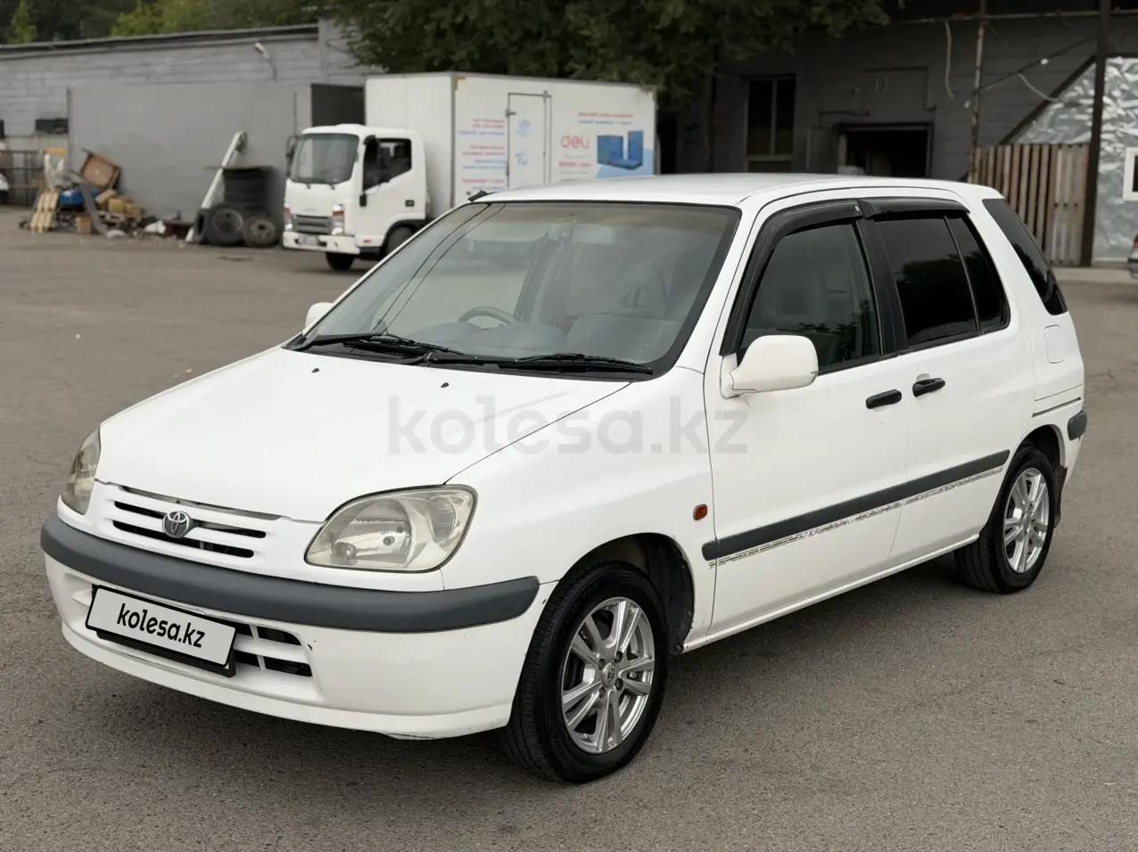 Toyota Raum, 1997