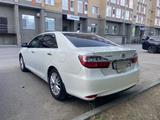 Toyota Camry 2017 года за 12 100 000 тг. в Актобе – фото 5