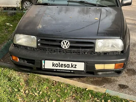 Volkswagen Vento 1996 года за 1 250 000 тг. в Шымкент – фото 3