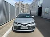 Toyota Camry 2019 года за 13 550 000 тг. в Астана – фото 2