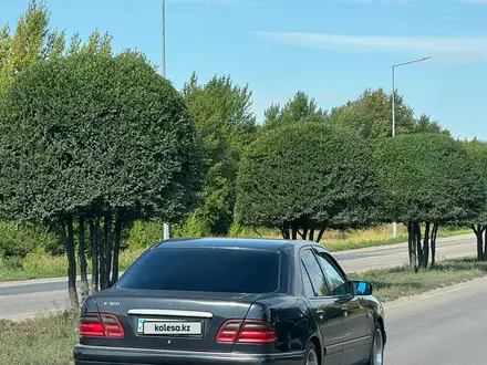 Mercedes-Benz E 320 1998 года за 2 700 000 тг. в Астана – фото 9