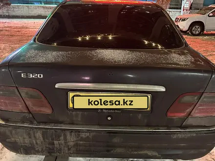 Mercedes-Benz E 320 1998 года за 2 700 000 тг. в Астана – фото 4